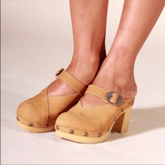 NIB Leather Heeled Buckled Closed Toe Mule Clog - Picture 2 of 4